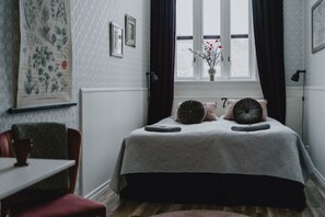 Habitación doble, 1 cama de matrimonio | Cortinas opacas, tabla de planchar con plancha, wifi gratis