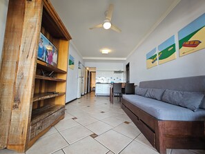케이블 채널 시청이 가능한 32인치 스마트 TV