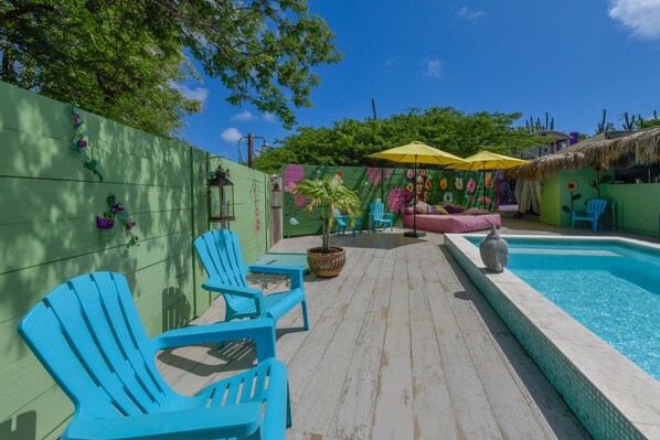 Kolam renang outdoor