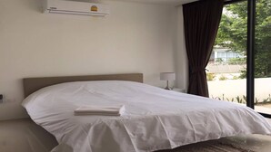 2 Bedrooms | 2 개의 침실, 암막 커튼, 유아용 침대, 무료 WiFi
