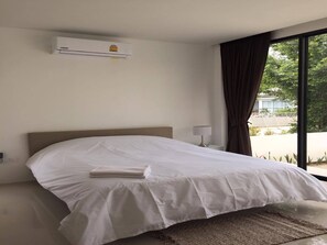 2 Bedrooms | 2 Schlafzimmer, Verdunkelungsvorhänge, Babybetten, kostenloses WLAN