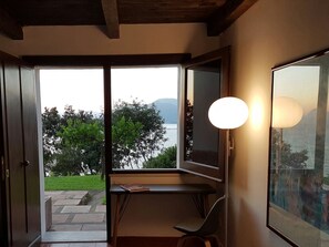 Deluxe Double Room, Beach View (Rubino) | Room amenity - Villa Crawford (San Nicola Arcella)