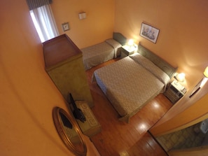 Soundproofing, free WiFi, bed sheets, wheelchair access - Hotel Principe di Napoli (Naples)