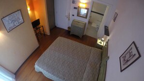 Unclassified image, 3 of 5, button - Hotel Principe di Napoli (Naples)