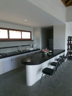 2 Bedrooms | บริการอาหารในห้องพัก