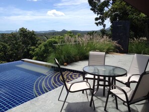 Außenpool, Infinity-Pool