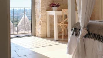 Suite | Minibar, desk, soundproofing, cribs/infant beds