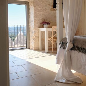 Suite | Minibar, desk, soundproofing, cots/infant beds - Masseria Grieco (Ostuni)