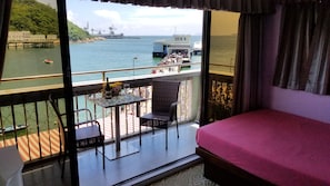 Double Room, Balcony, Sea View | Peralatan tempat tidur premium, meja, Wi-fi percuma, cadar katil