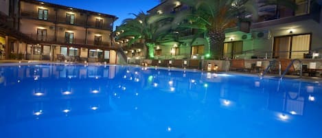2 outdoor pools, pool umbrellas, sun loungers