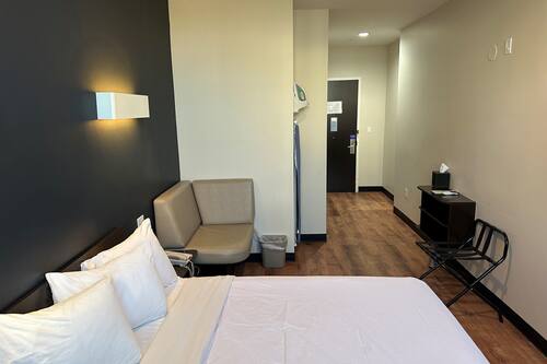 Room, 1 Full-Sized Bed | 1 bedroom, premium bedding, in-room safe, desk