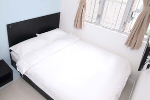 Standard Double Room | Free WiFi, bed sheets - InnSpirit (Kowloon)