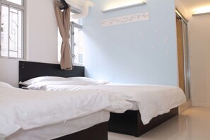 Triple Room | Free WiFi, bed sheets