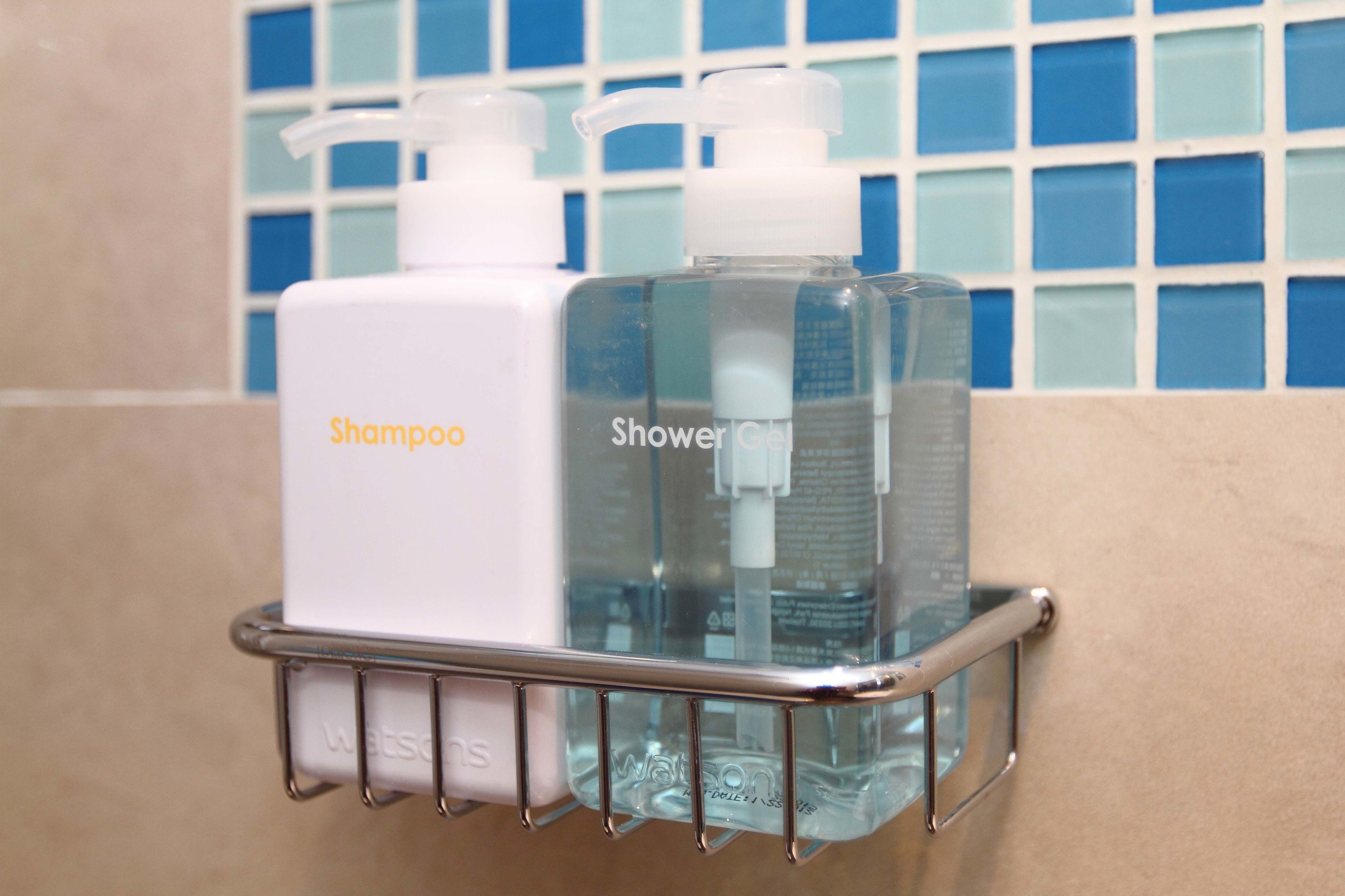 Ducha, artículos de higiene personal gratuitos y secador de pelo