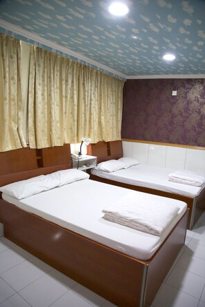 Blackout drapes, soundproofing, free WiFi, bed sheets - Yau King Hotel (Kowloon)
