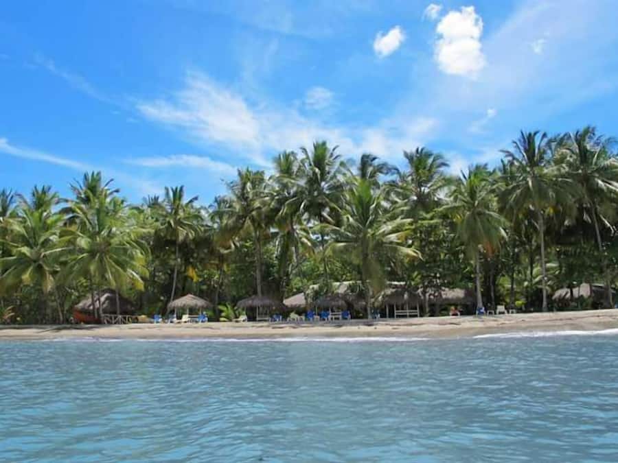 شاطئ خاص، كراسي للتشمس، مناشف للشاطئ