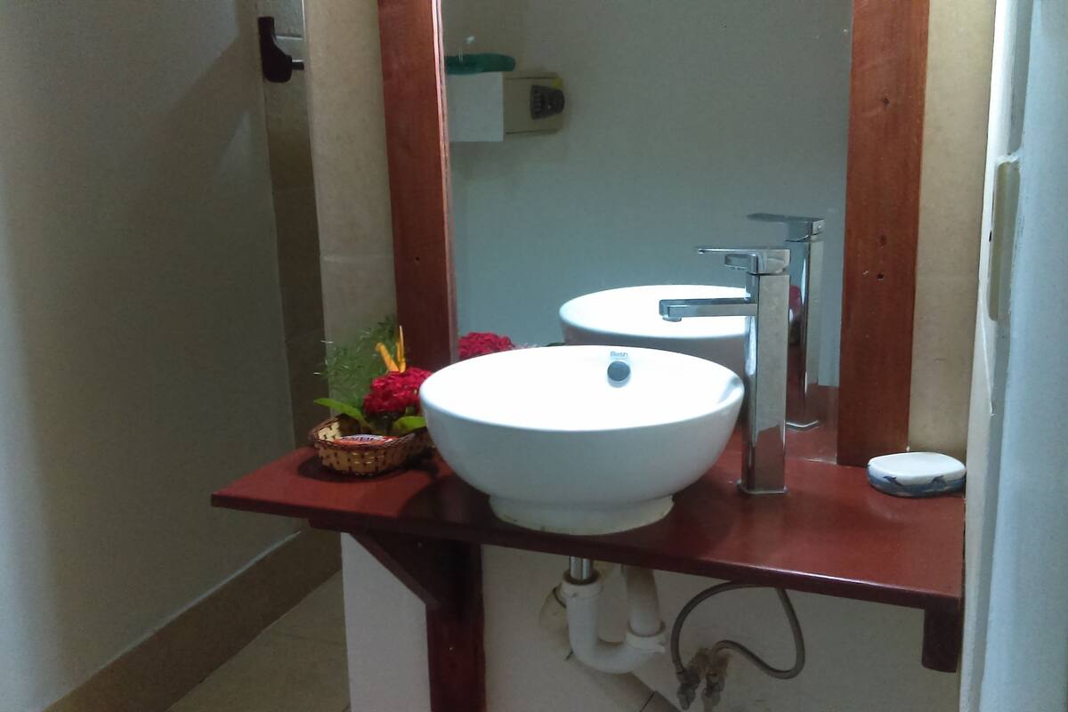 sea grape | bathroom | shower, towels