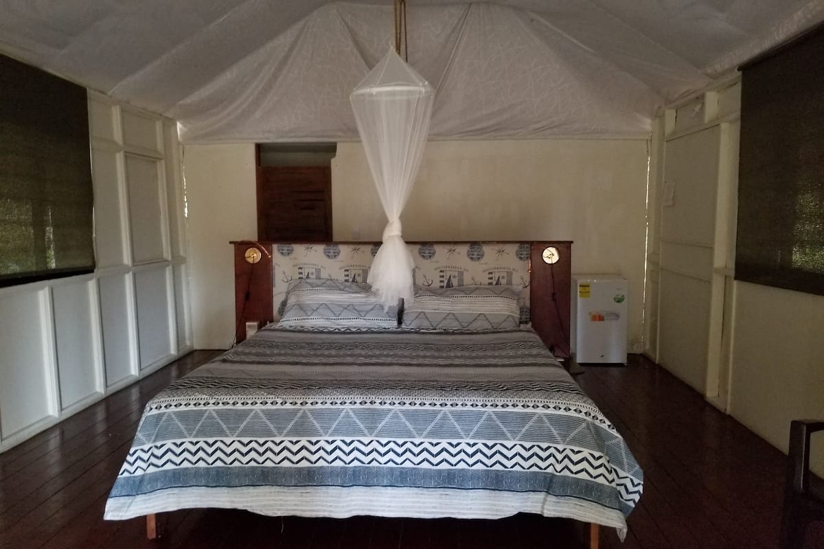 sea grape | in-room safe, free wifi, bed sheets