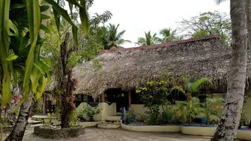 Breakfast, lunch, dinner served; local and international cuisine