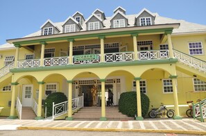 Front of property - Palm View Apartments at Sandcastles Resort Ocho Rios (Ocho Rios)