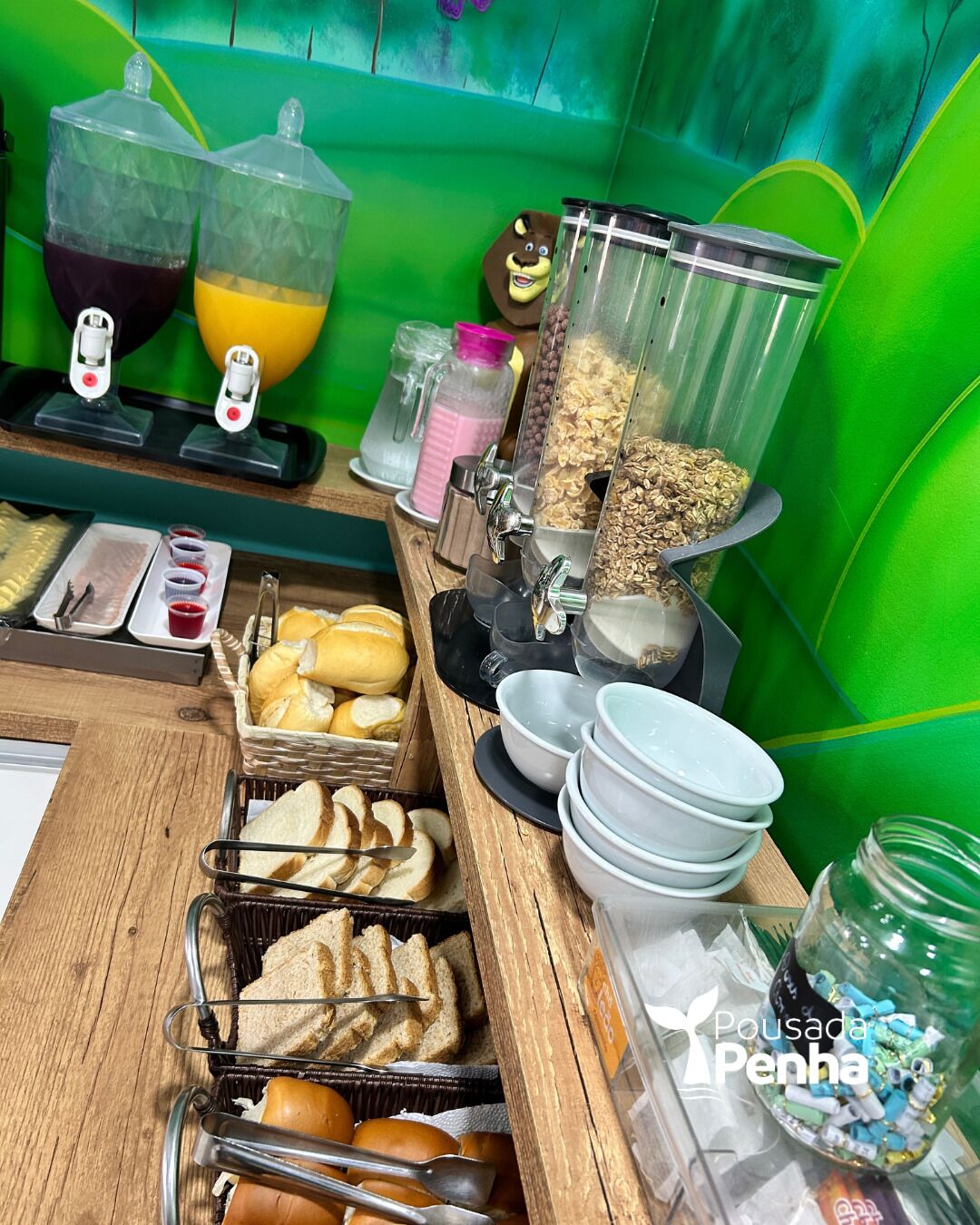 包含每日自助早餐