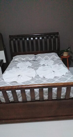 Blackout drapes, free WiFi, bed sheets - Pousada Alejandro (Cunha)