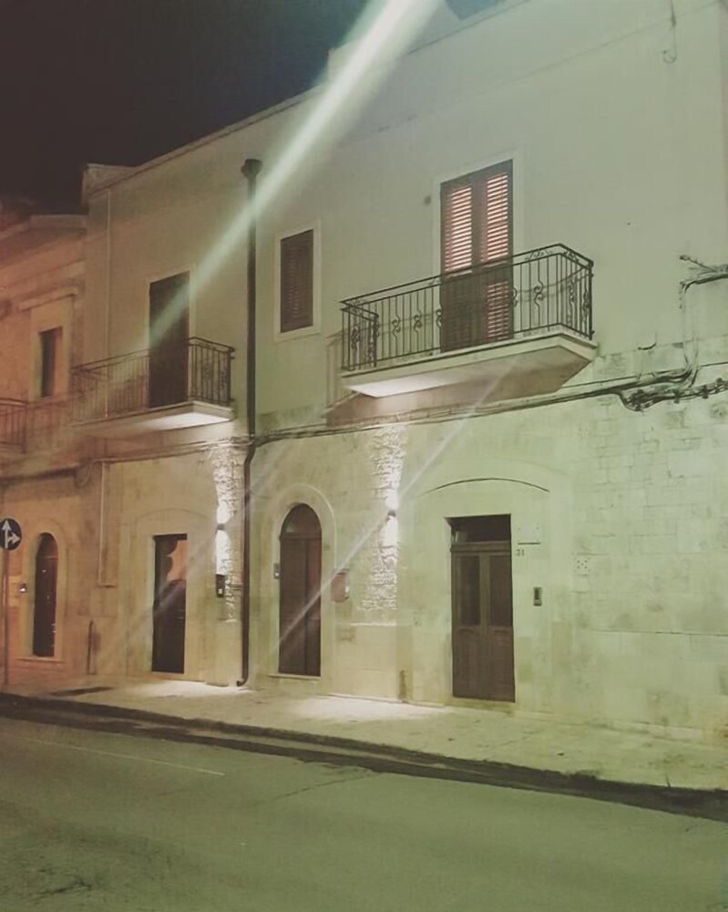 B&B Giramondo image