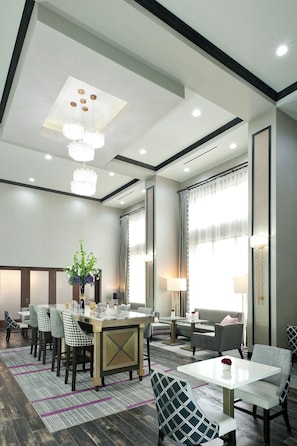 Lobby lounge