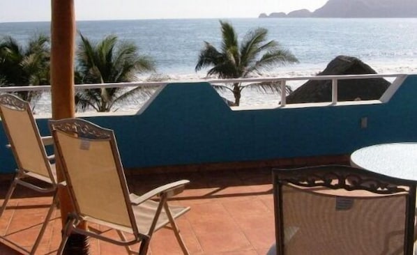 Townhouse Keluarga, beberapa kamar | Balkon