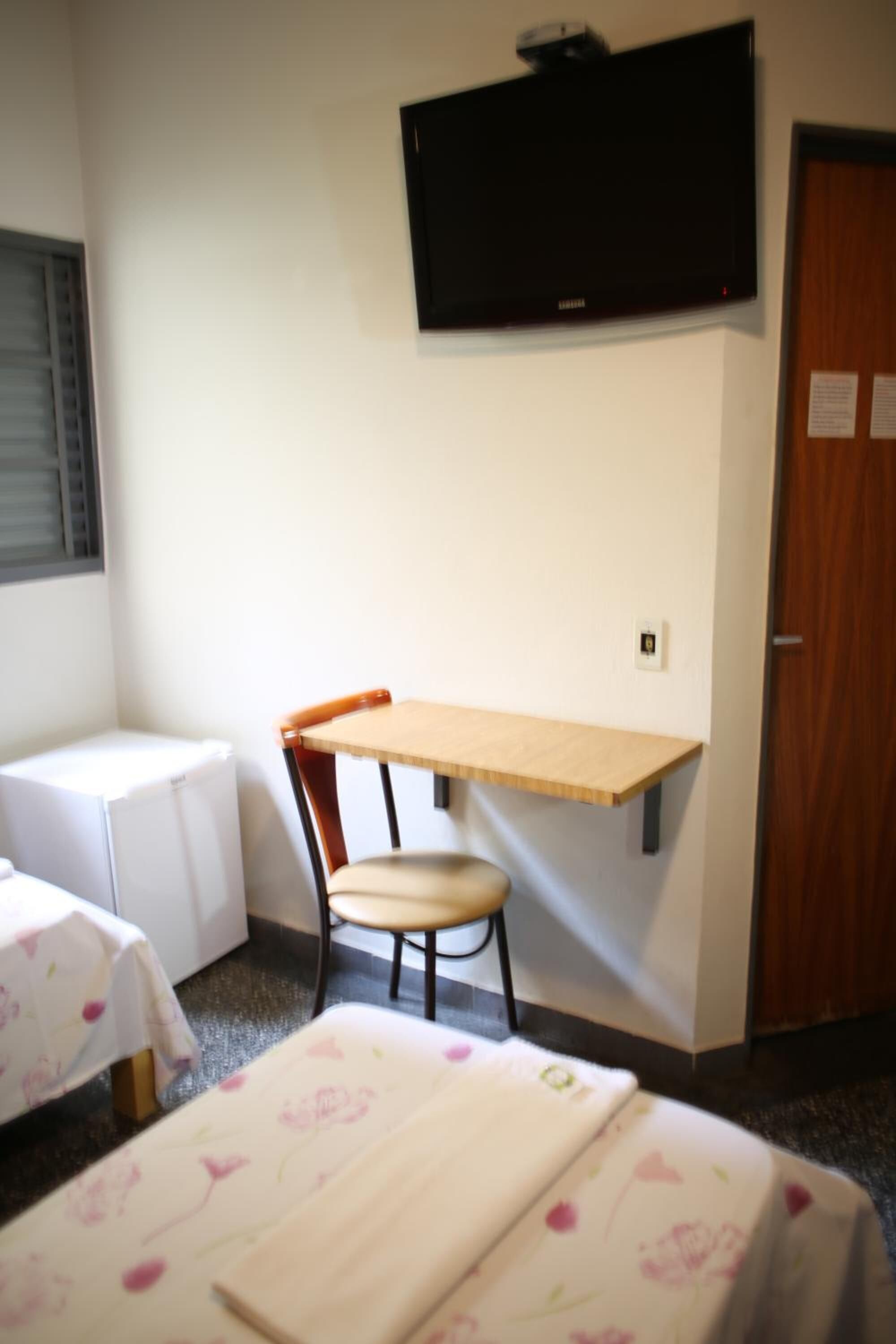 minibar, desk, iron/ironing board, free wifi