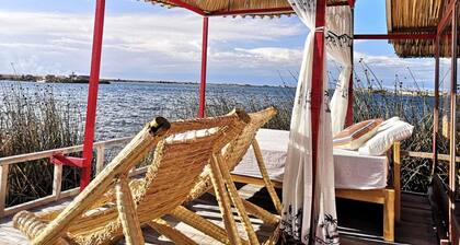 Uros Qhota Uta Lodge