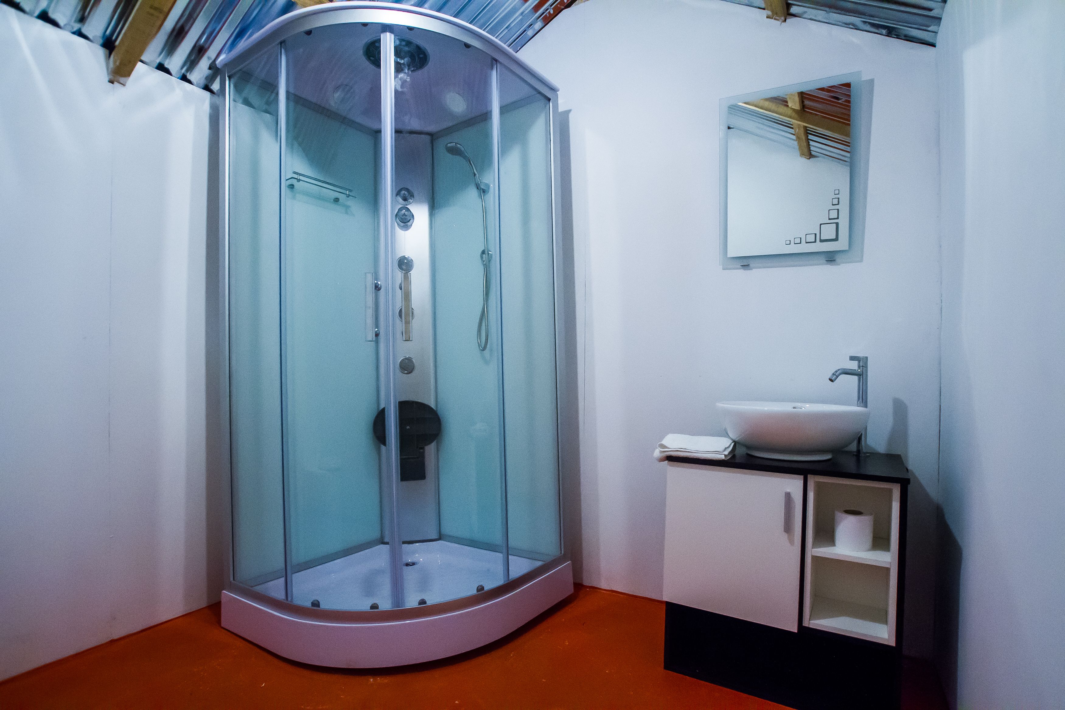 Dusche im Bad