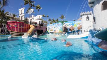 3 outdoor pools, pool umbrellas, pool loungers