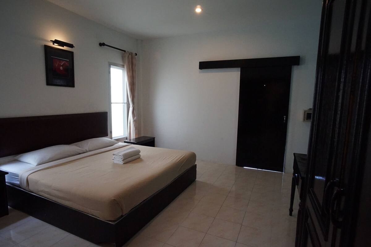 In-room safe, blackout curtains, rollaway beds, free WiFi