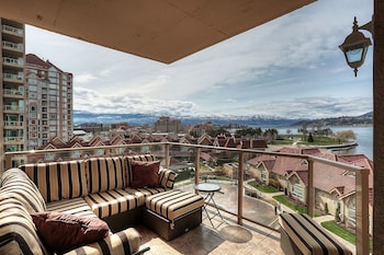 Sunset Waterfront Resort by KVR