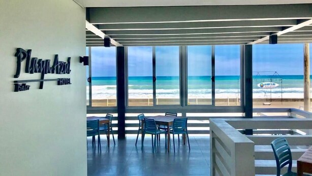 A Playaz Hotel with a view of the beach. - Playa Azul Baler (Baler)