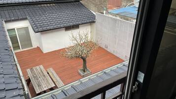 Traditional Single Room | Premium bedding, free WiFi, bed sheets