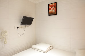 Standard Double Room | Soundproofing, free WiFi - Wing Sing Hong Guesthouse (Kowloon)