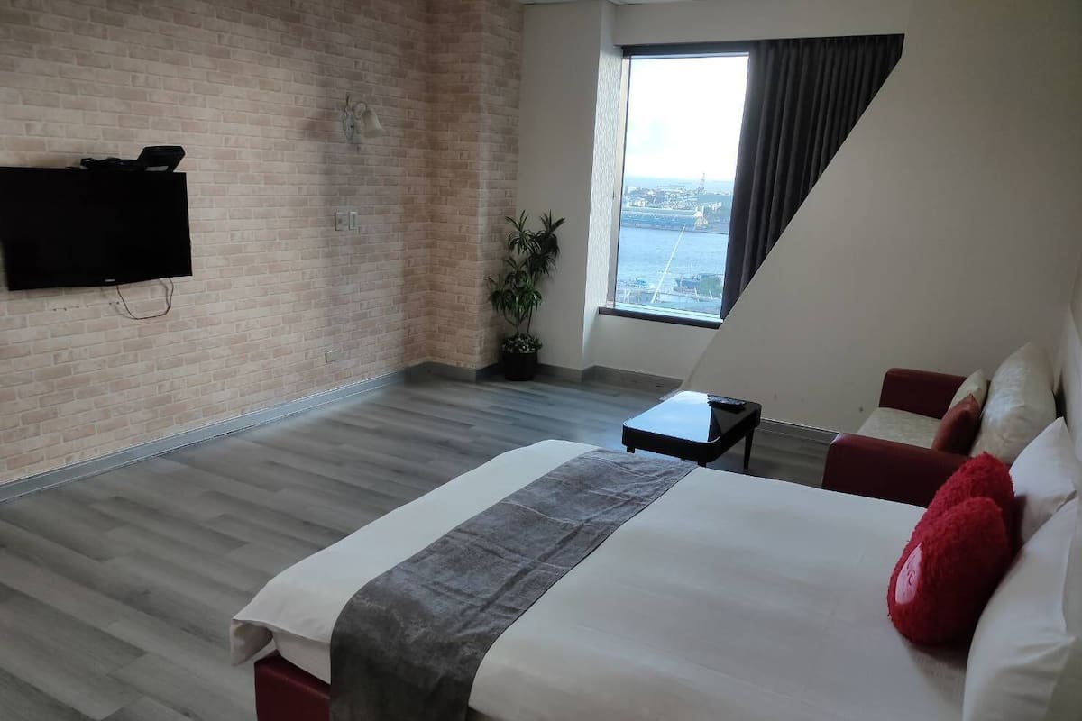 Phòng đôi Deluxe, 1 phòng ngủ | Bộ trải giường bằng vải Frette của Ý, bộ đồ giường cao cấp 