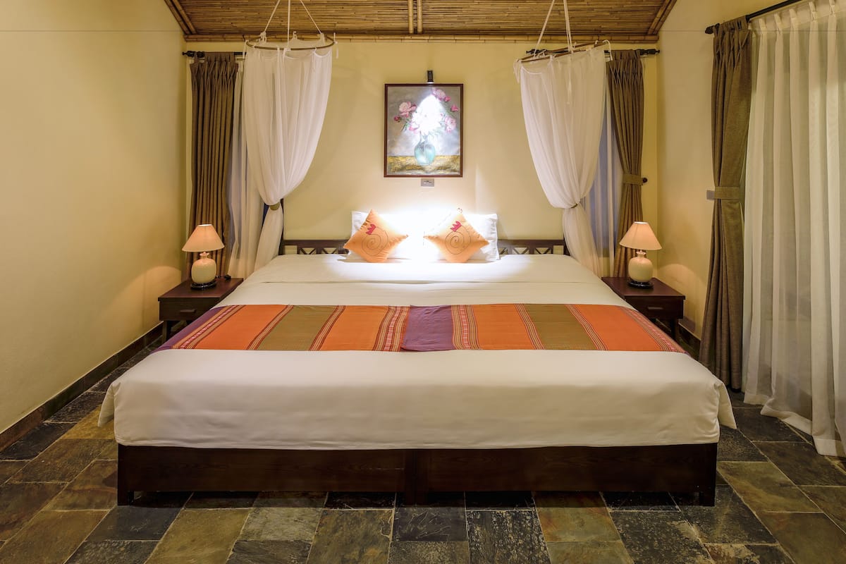 superior bungalow | minibar, in-room safe, desk, rollaway beds