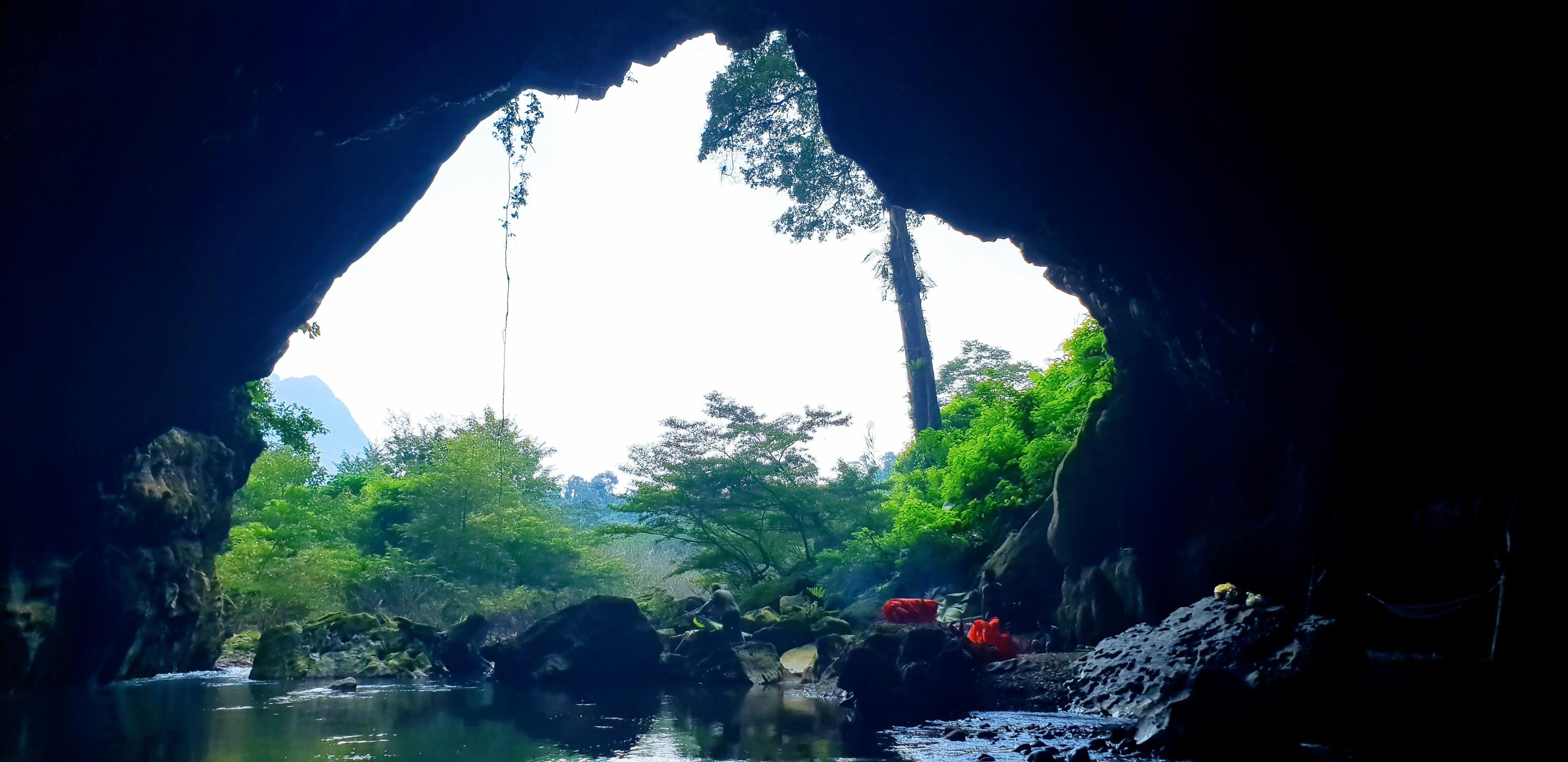 potholing/cave exploring
