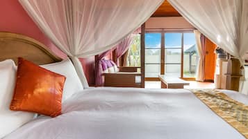 Villa, Bathtub, Mountain View | Desk, free WiFi, bed sheets