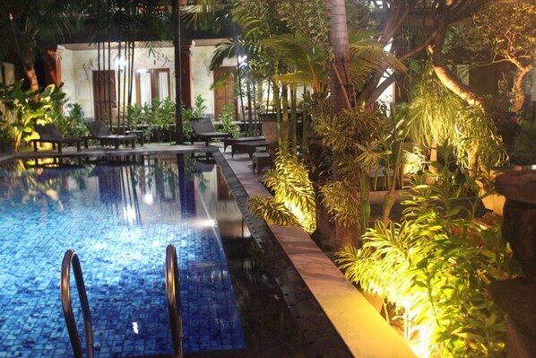 Kolam renang outdoor