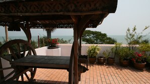 Terrace/patio - Beachfront Hotel Cha am (Cha-am)