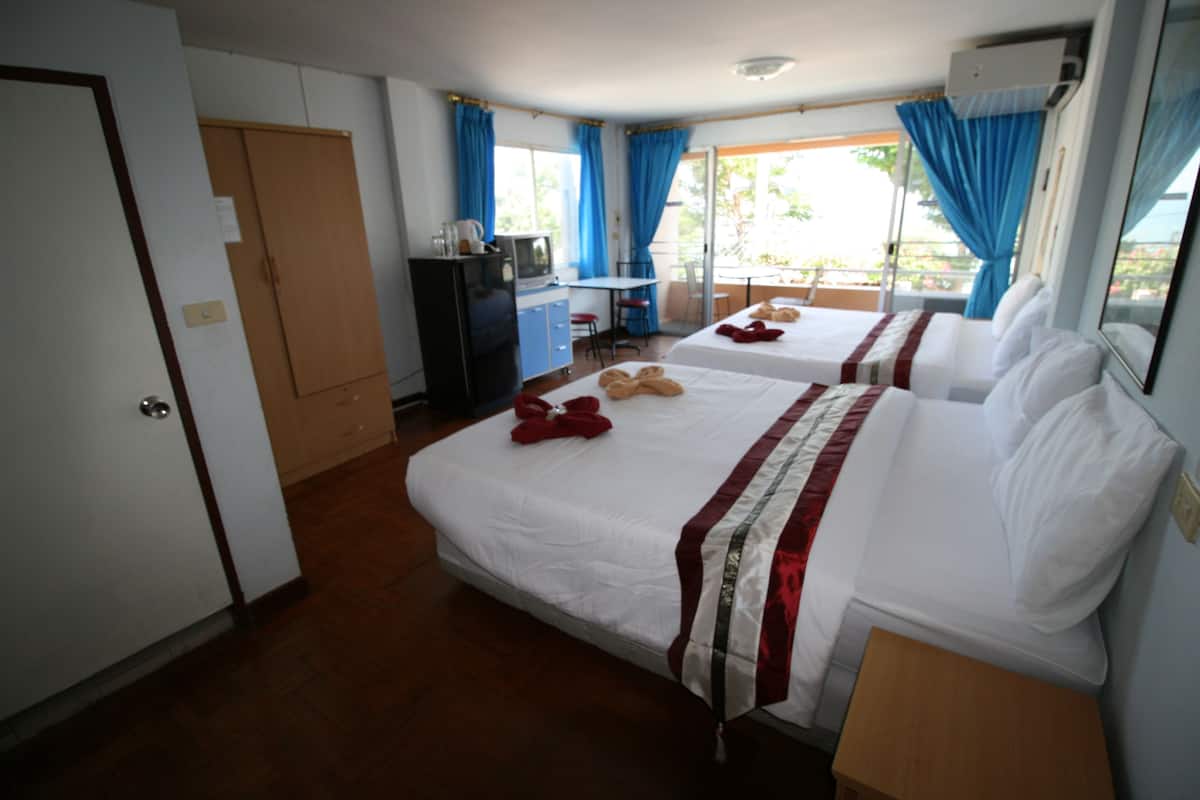 Sea View Family Room | In-room safe, rollaway beds (surcharge), WiFi (free)