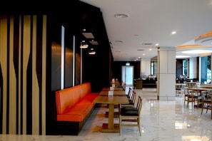 Breakfast, lunch, dinner served; local and international cuisine