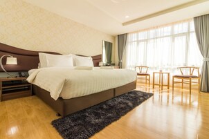 Minibar, soundproofing, WiFi (free)