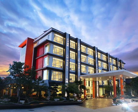 Exterior detail. Avada hotel