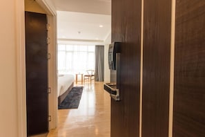 Minibar, soundproofing, free WiFi