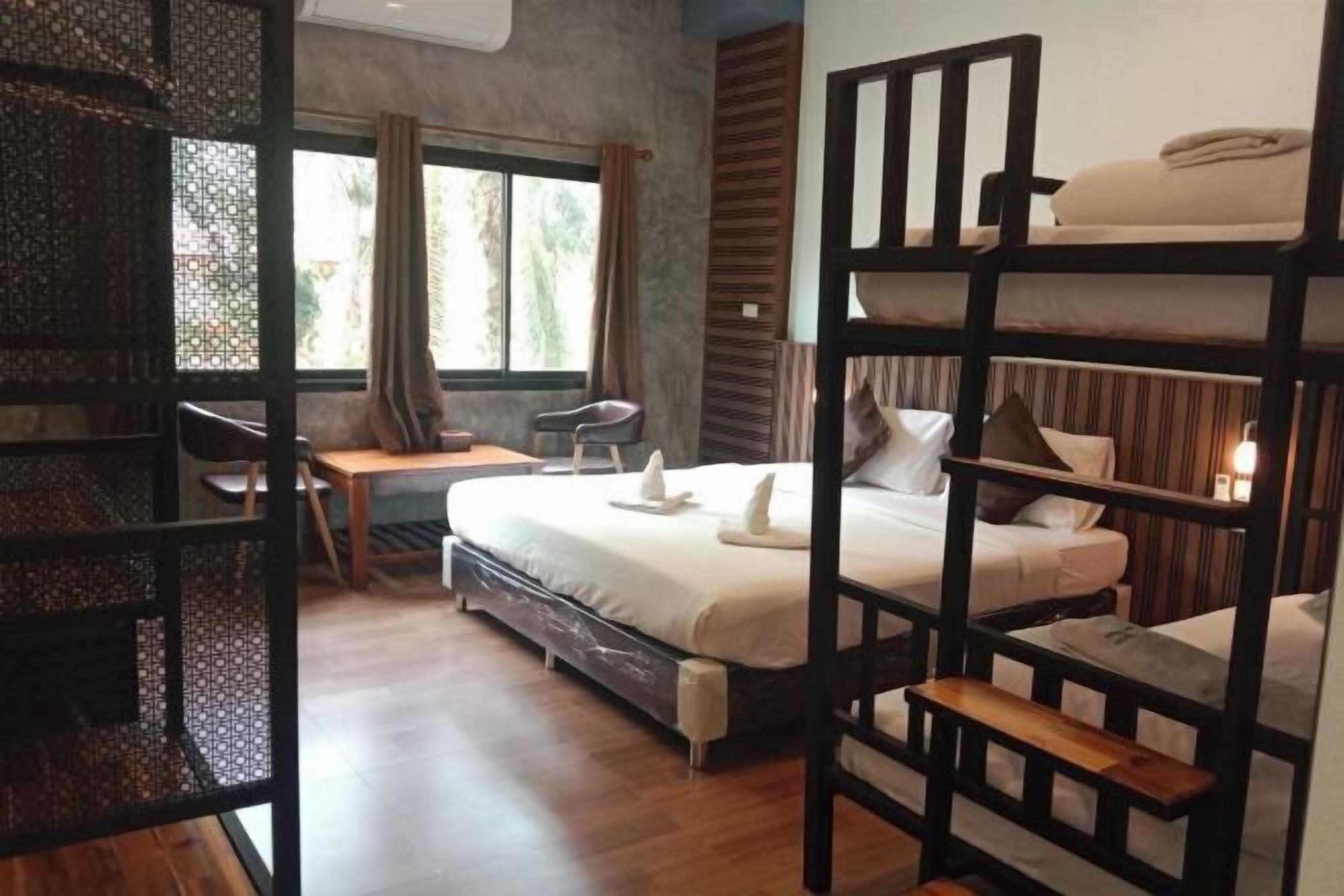 防音設備、可動式ベッド、WiFi (無料)、ベッドシーツ